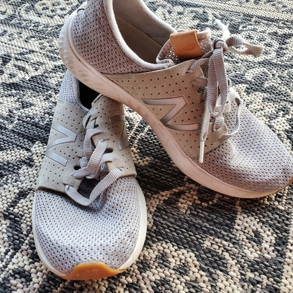 New Balance Shoes - Womens New Balance Size 6.5